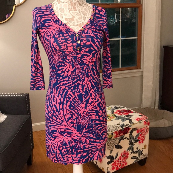 Lilly Pulitzer Dresses & Skirts - Cute Lilly Pulitzer 3/4 sleeve t-shirt dress.